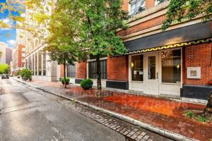 featured image of 825 Lafayette St #4