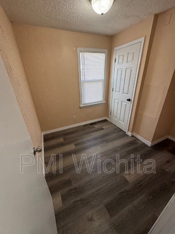 1931 S Washington Ave - Photo 5 of 10