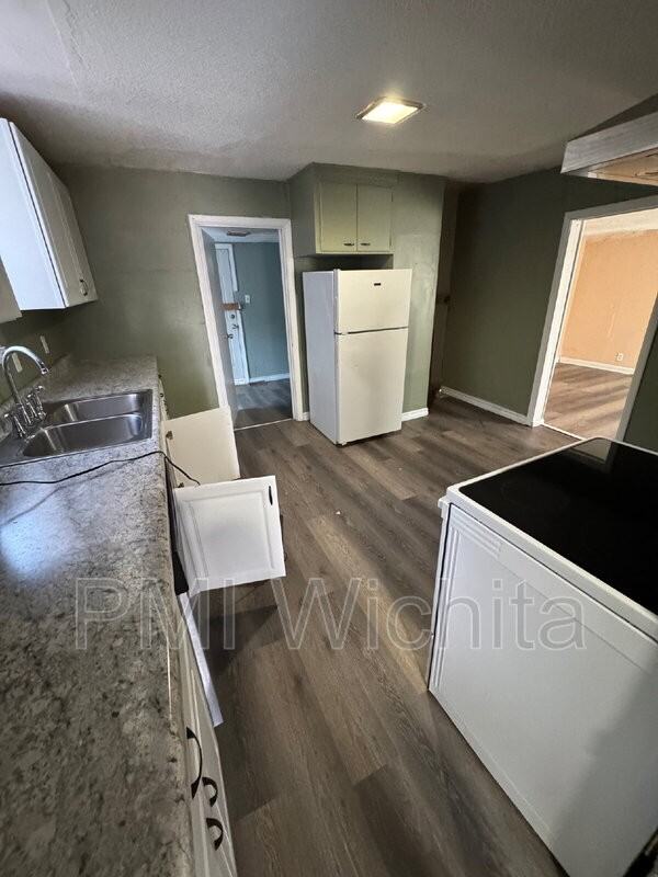 1931 S Washington Ave - Photo 6 of 10