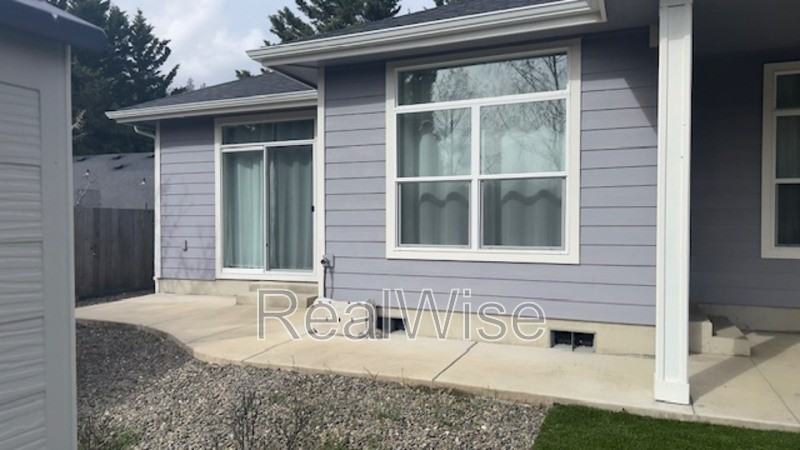 2365 Glenmar Dr - Photo 4 of 46