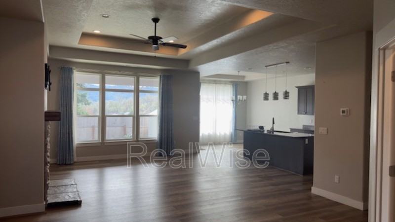 2365 Glenmar Dr - Photo 7 of 46