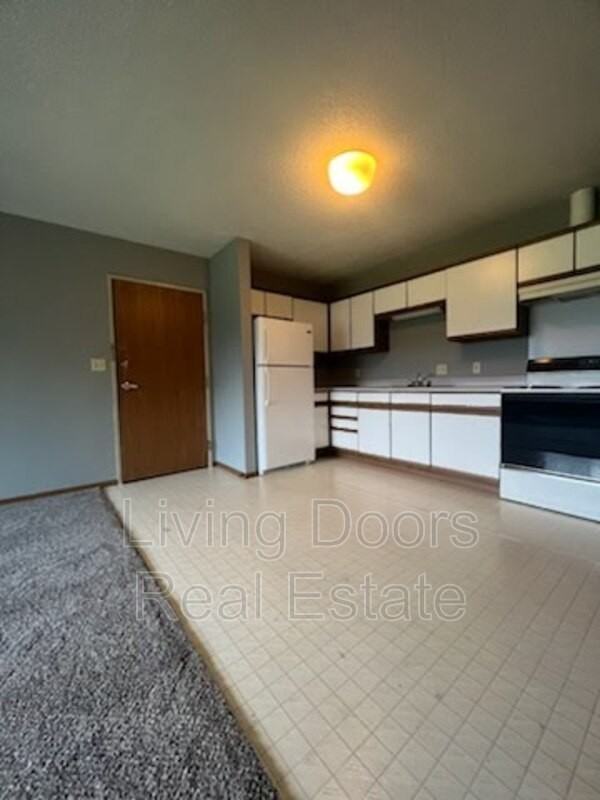 607 S Washington St #8 - Photo 2 of 21
