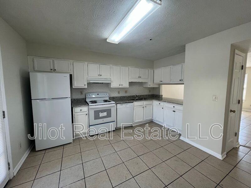 6690 Chupp Rd #B - Photo 4 of 14