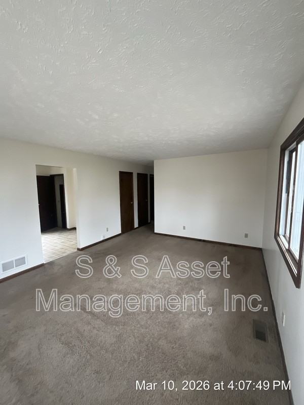 511 Brynford Ave - Photo 7 of 17