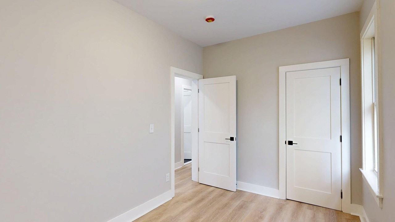 133 Paris Street133 Paris Street - 3 #3 - Photo 5 of 15