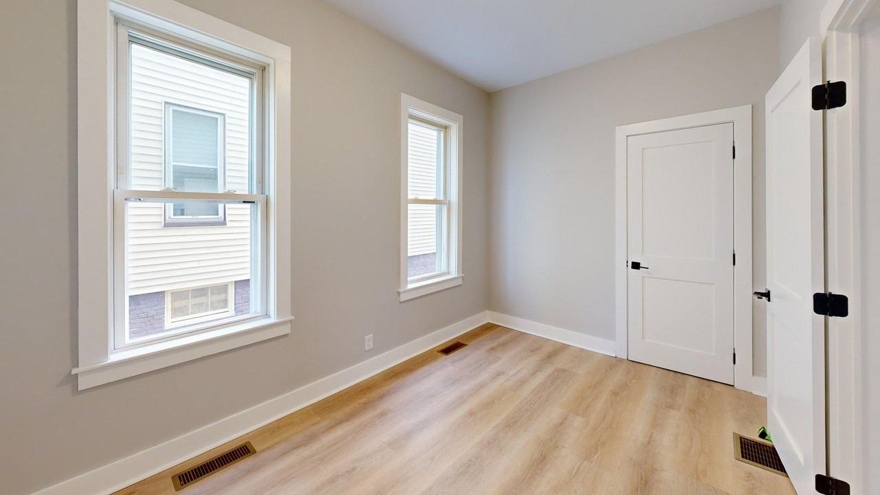 133 Paris Street133 Paris Street - 3 #3 - Photo 7 of 15