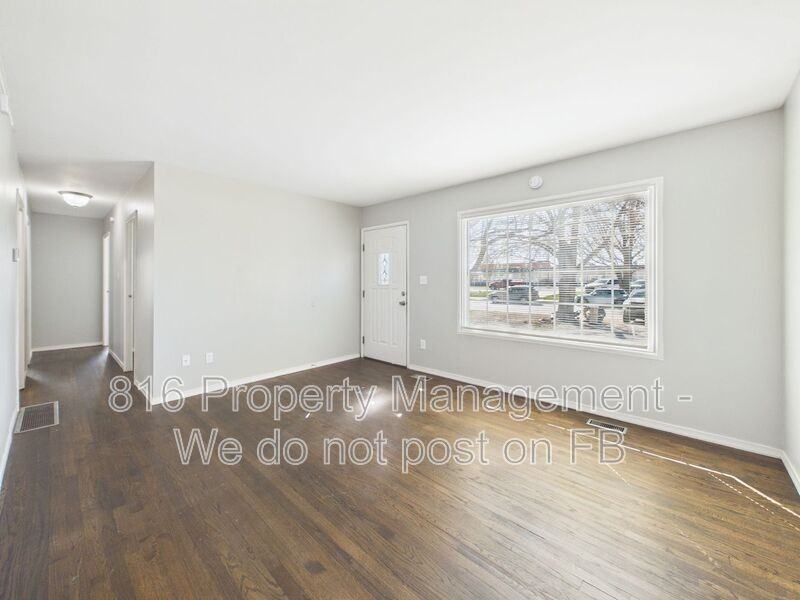 15015 White Ave - Photo 2 of 37