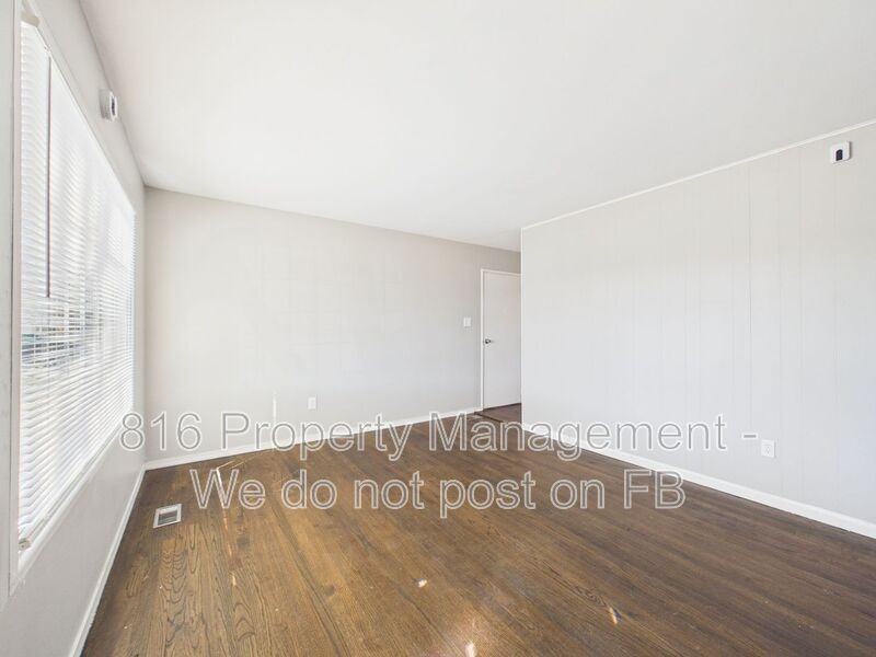 15015 White Ave - Photo 4 of 37