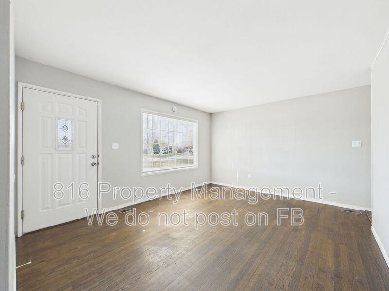 15015 White Ave - Photo 5 of 37