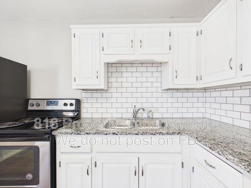 15015 White Ave - Photo 7 of 37