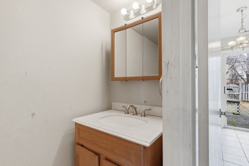 72 Chelmsford Ct - Photo 7 of 17