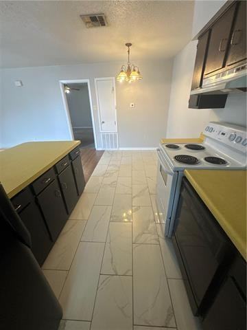 1904 Hickory Ave #D - Photo 3 of 8