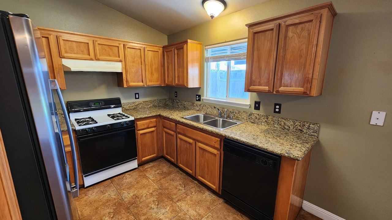 409 Harvest Creek Rd #1 - Photo 7 of 23