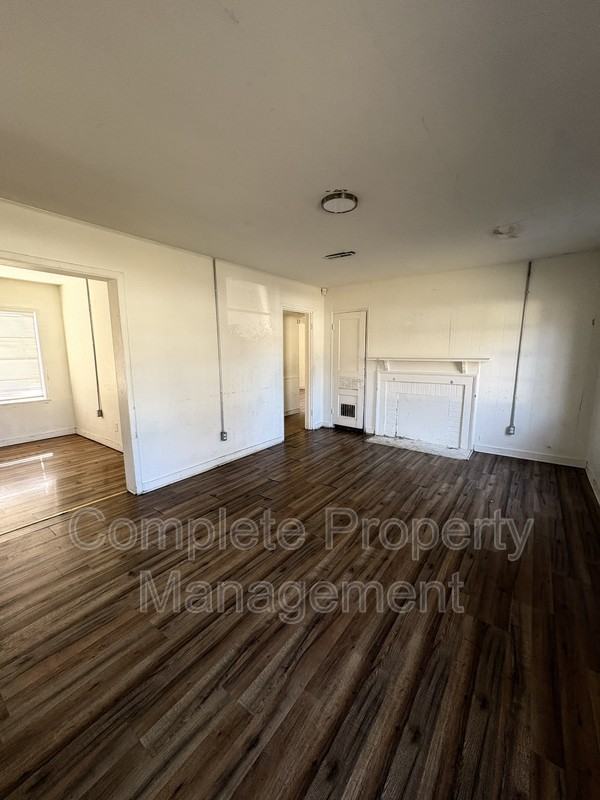 1933 Saint Charles Ct Sw - Photo 4 of 16