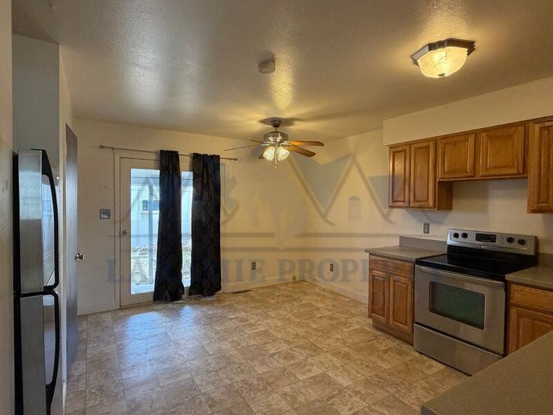 1266 N 19th St - Photo 4 of 19