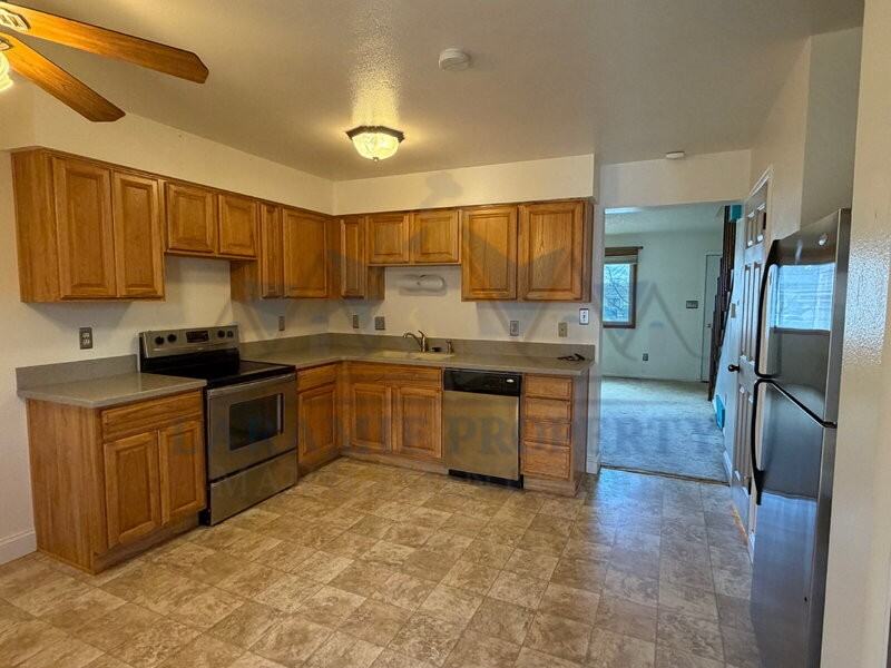 1266 N 19th St - Photo 5 of 19