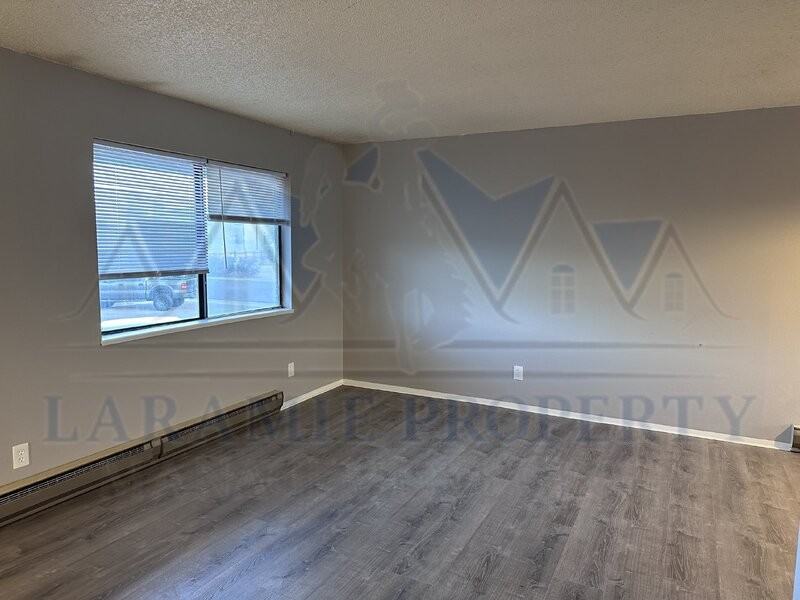 714 Downey St #19 - Photo 5 of 16