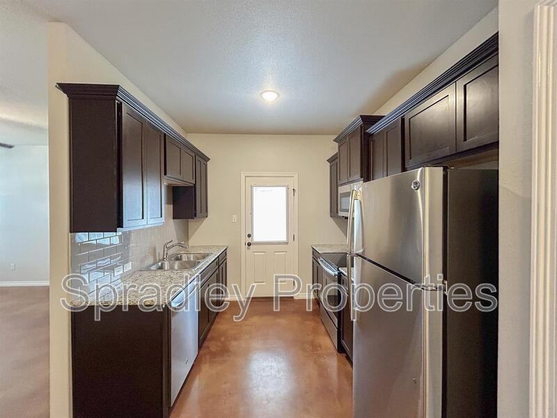 206 Juniper Dr Unit A - Photo 4 of 13