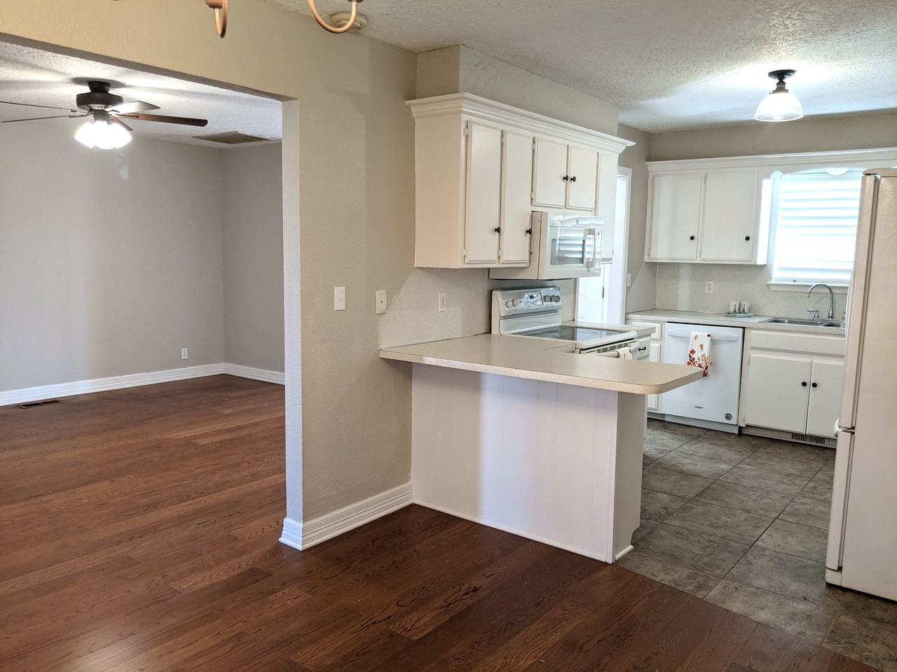 424 Boulder Ct #0 - Photo 4 of 17