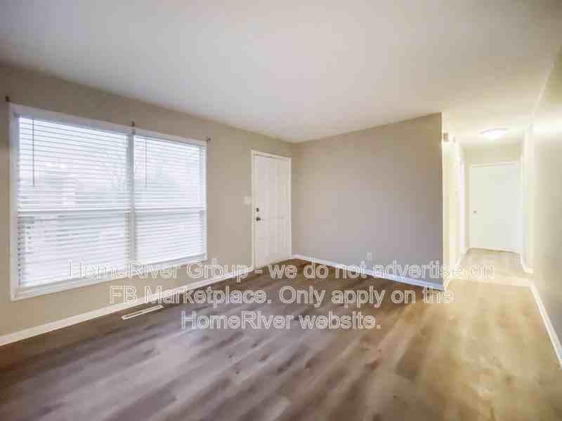 5439 N Indiana Ave - Photo 2 of 19