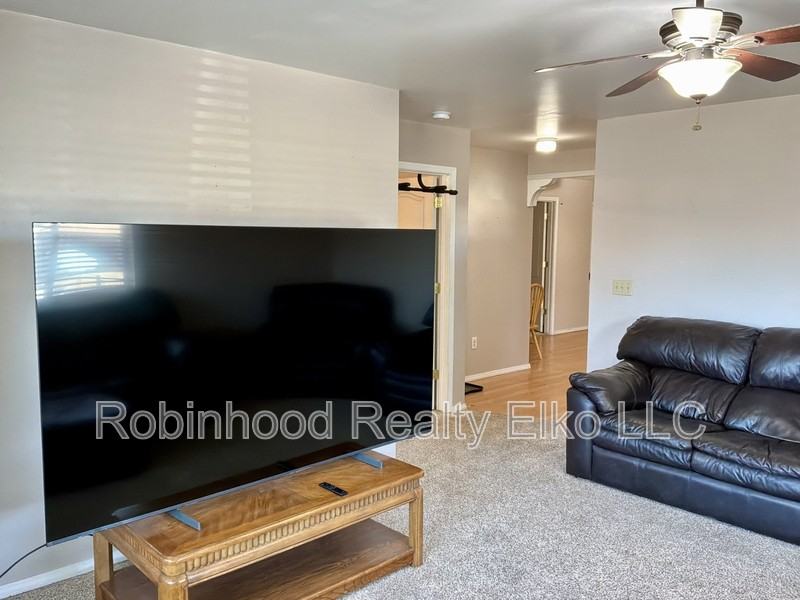 385 Fir St - Photo 6 of 25