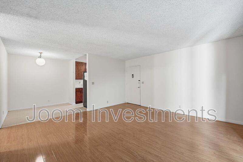 911 W College St - Photo 5 of 19