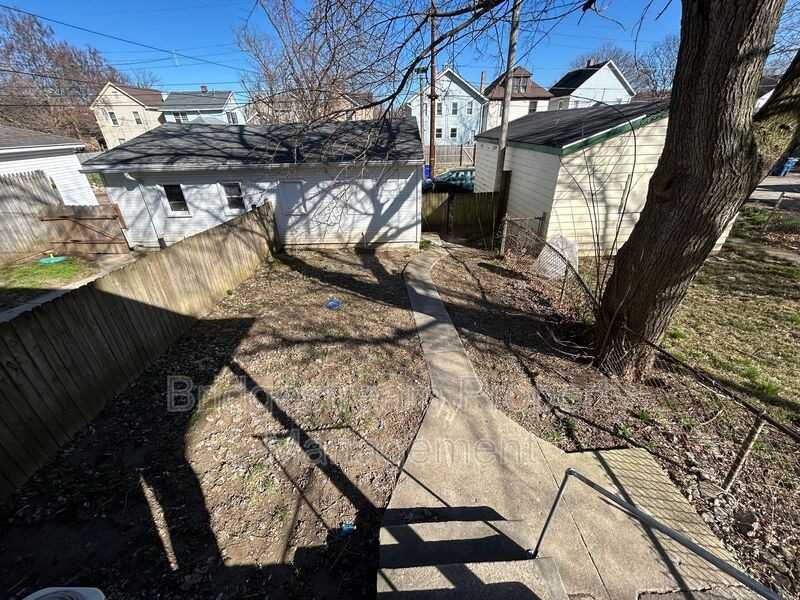 1038 Walnut Hill Pl - Photo 4 of 13