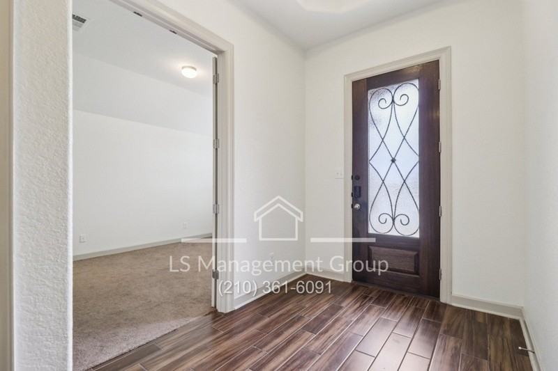 1041 Water Oak - Photo 6 of 48