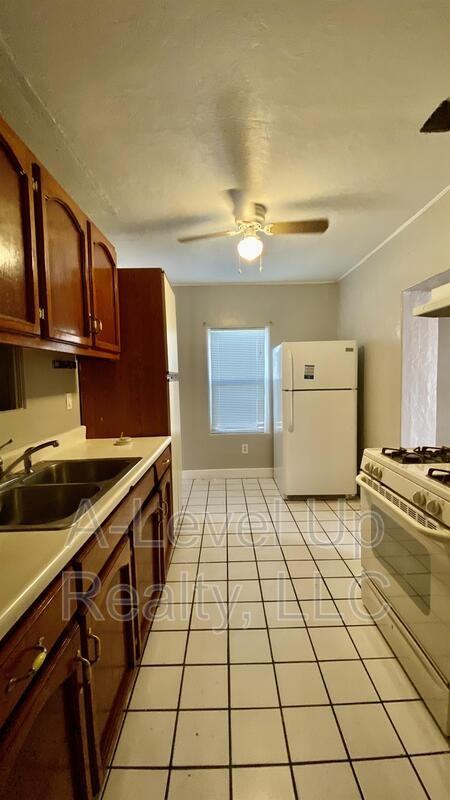 416 W 44th St - Photo 6 of 8