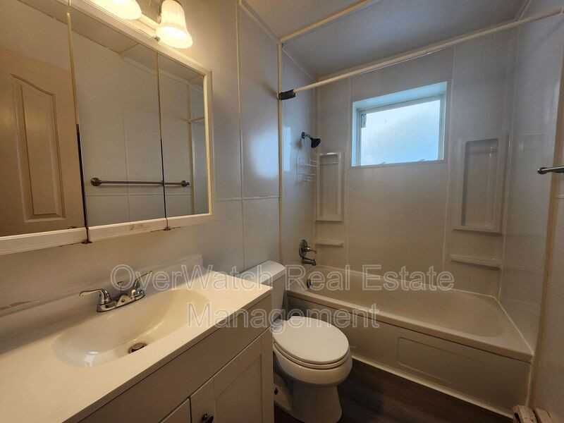 3103 Eide St #L - Photo 6 of 11