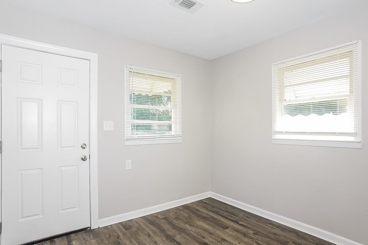 1950 Williams Dr - Photo 5 of 15