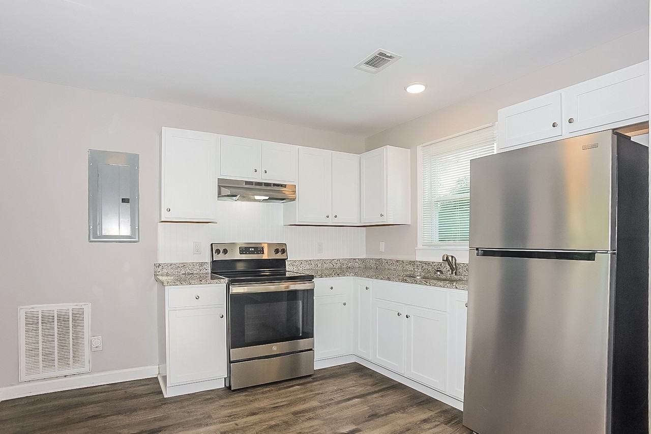 1950 Williams Dr - Photo 6 of 15