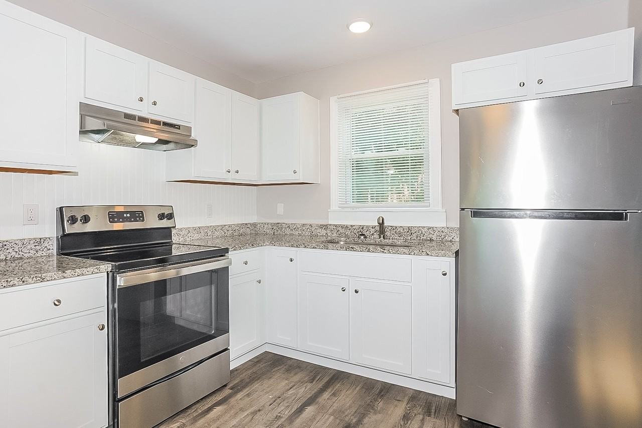 1950 Williams Dr - Photo 7 of 15