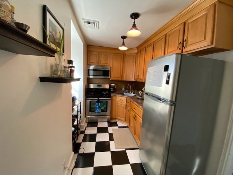 921 S 48th St #3F - Photo 3 of 15
