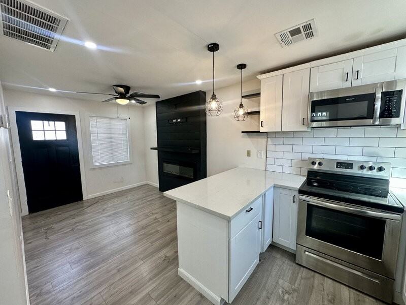 1447 E Mountain View Rd #2 - Photo 5 of 10