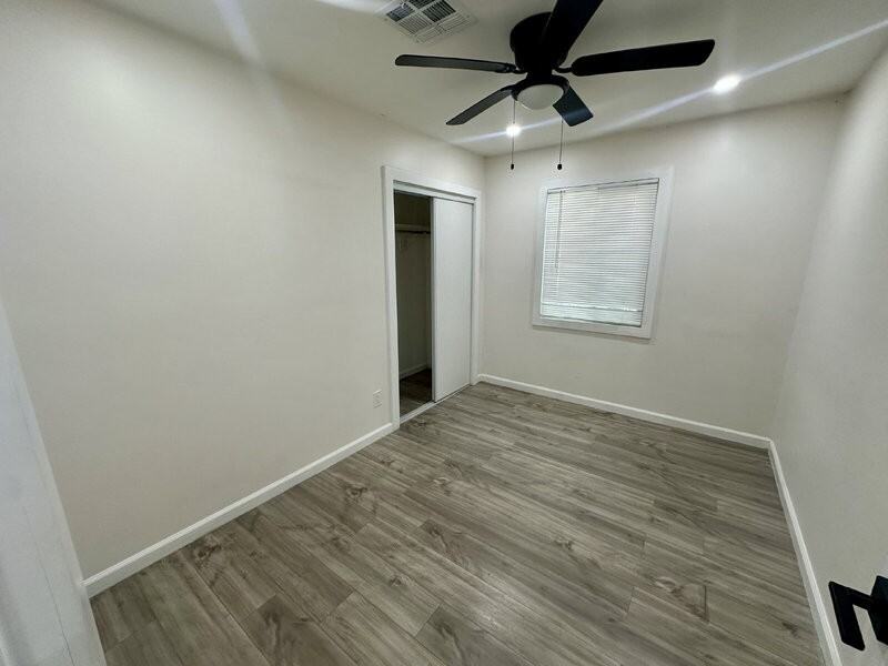 1447 E Mountain View Rd #2 - Photo 6 of 10