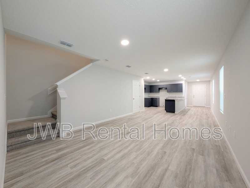 1286 Pangola Dr - Photo 5 of 19