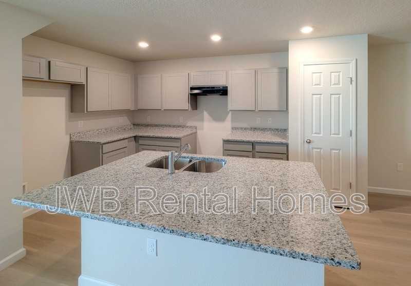 8321 Galveston Ave - Photo 4 of 19