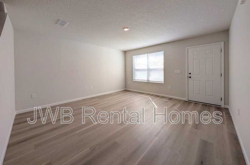 8321 Galveston Ave - Photo 5 of 19