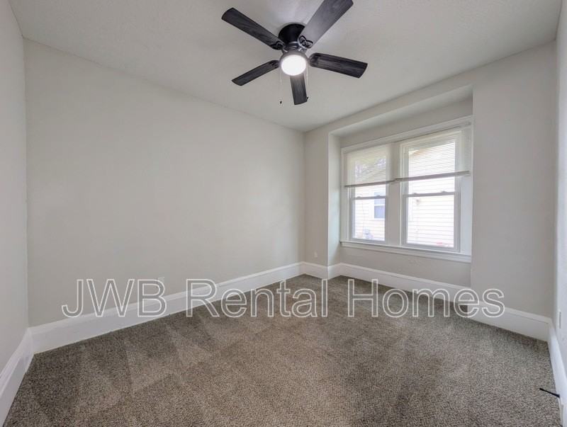 3028 Green St - Photo 7 of 20