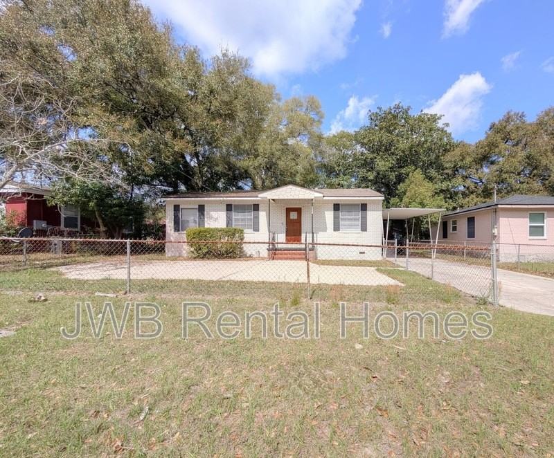 1147 Maynard St - Photo 2 of 16