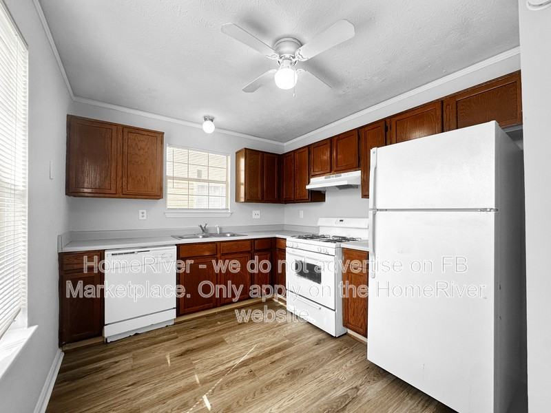 1174 Pin Oak Dr - Photo 7 of 17