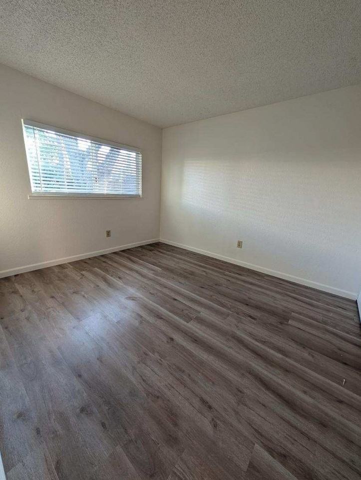 4000 Renick Way #4000 - Photo 6 of 9