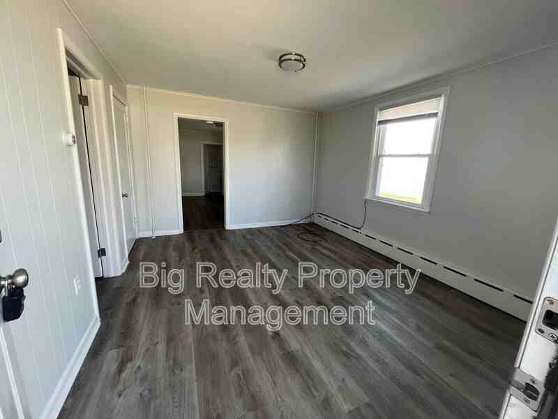 513 Center St - Photo 2 of 7