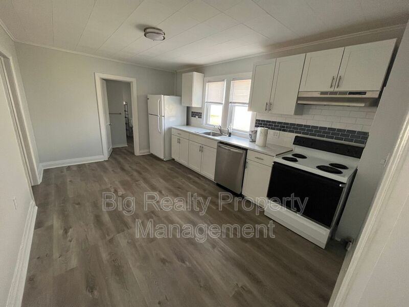 513 Center St - Photo 3 of 7