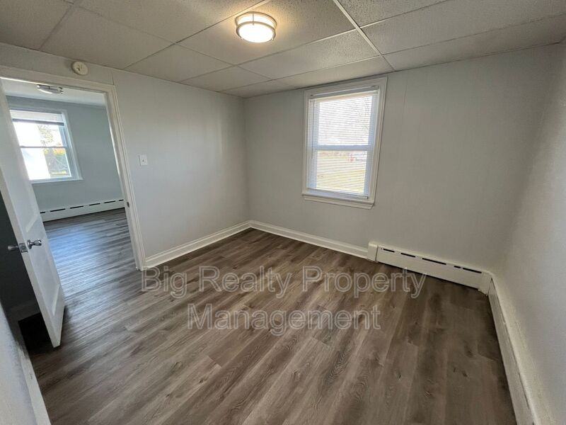 513 Center St - Photo 7 of 7