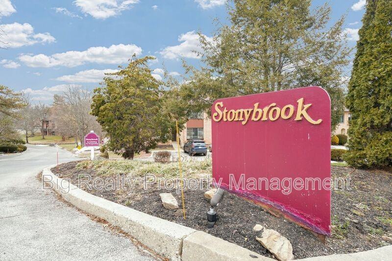 704 Stonybrook Dr - Photo 3 of 42