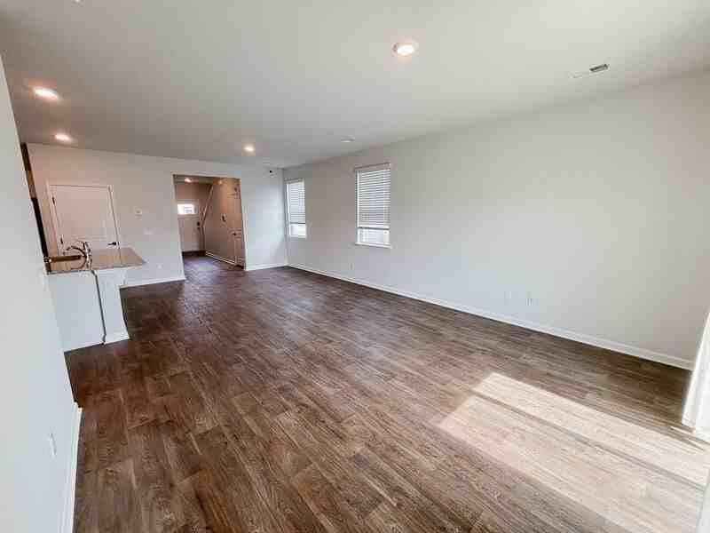 729 Long Bluff Rd - Photo 6 of 38