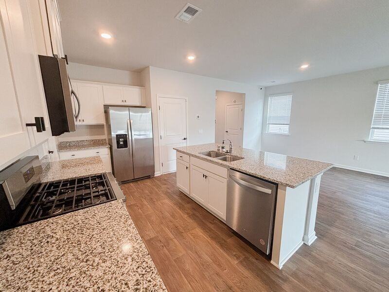 729 Long Bluff Rd - Photo 7 of 38