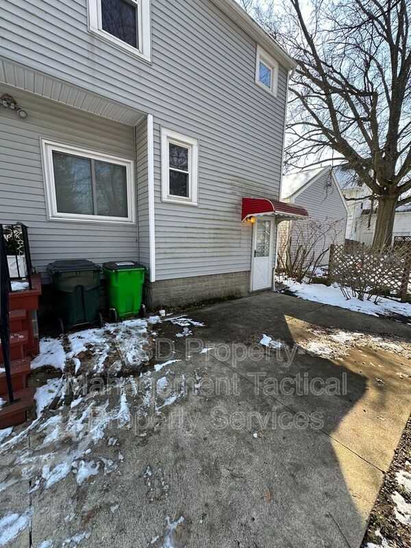 1780 S Green Rd #UP - Photo 2 of 26